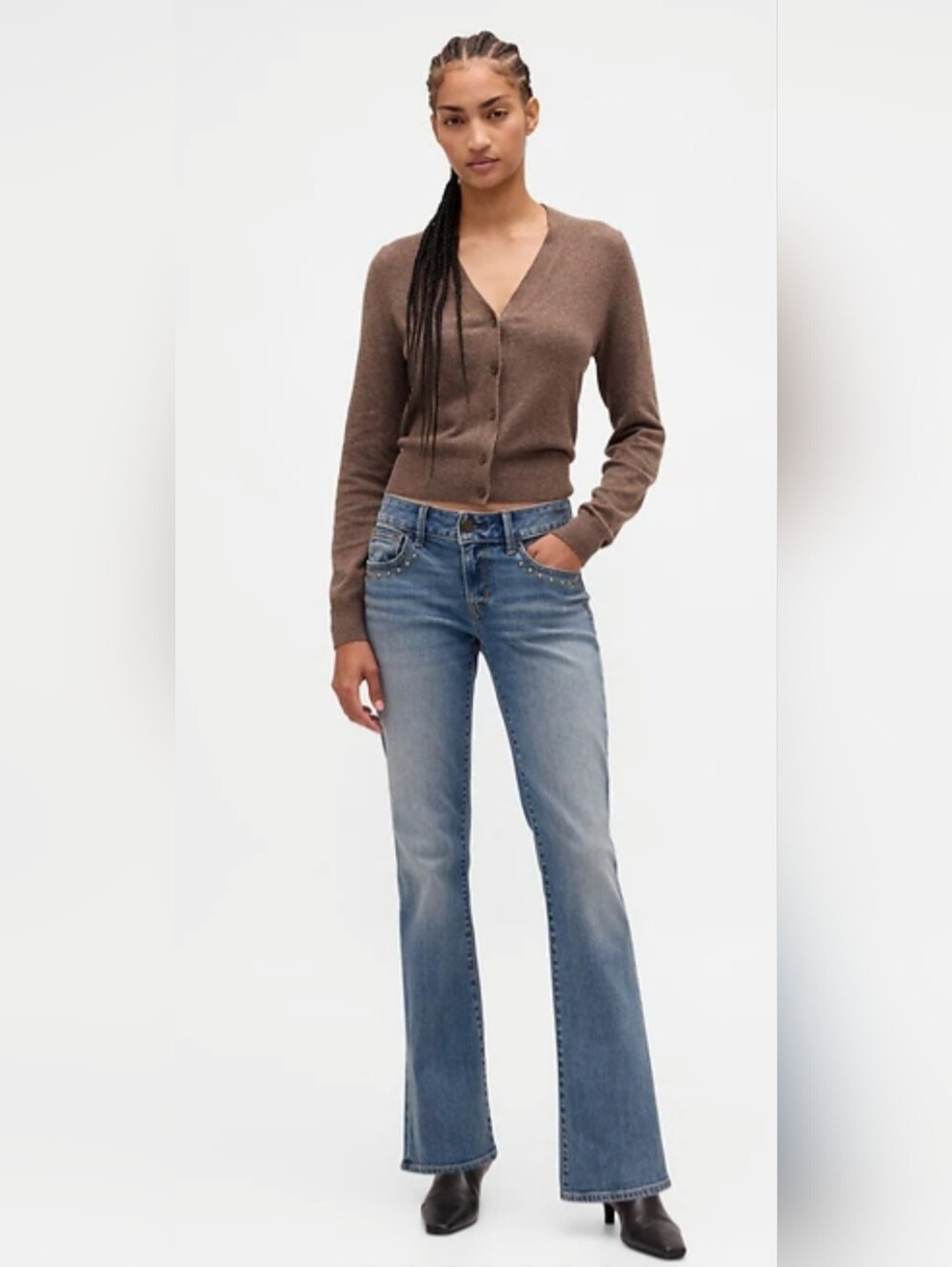 Gap SEALED! NWT! Low Rise Long & Lean Jean in Medium Indigo. Sz 26/2P. R2S!